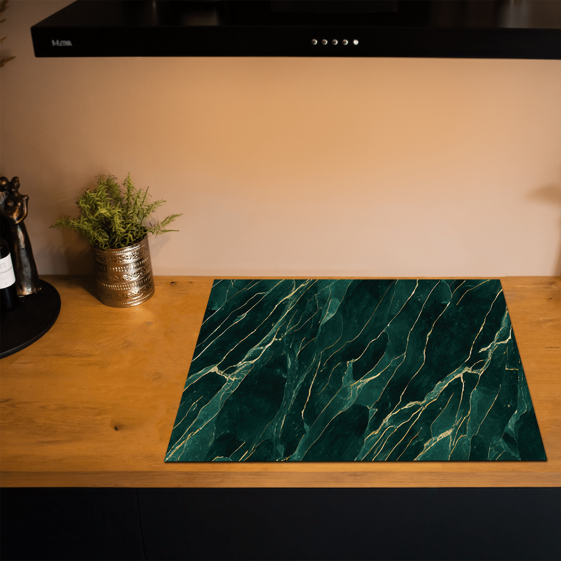 Inductiebeschermer - Marmer - Natuurlijk - Gouden accenten - Smaragd groen - Inductiebeschermer