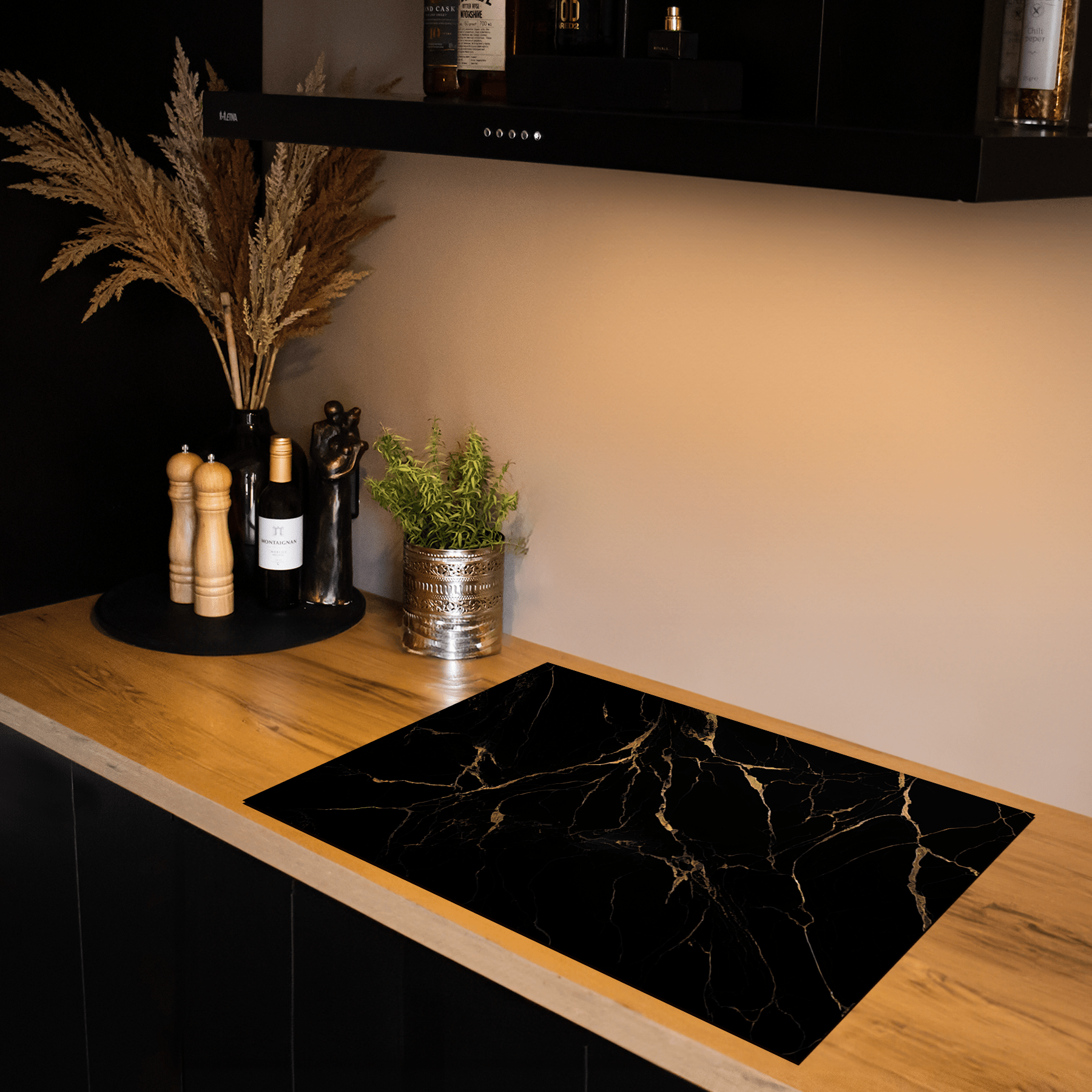 Inductiebeschermer - Marmer - Natuurlijk - Gouden accenten - Zwart - Inductiebeschermer